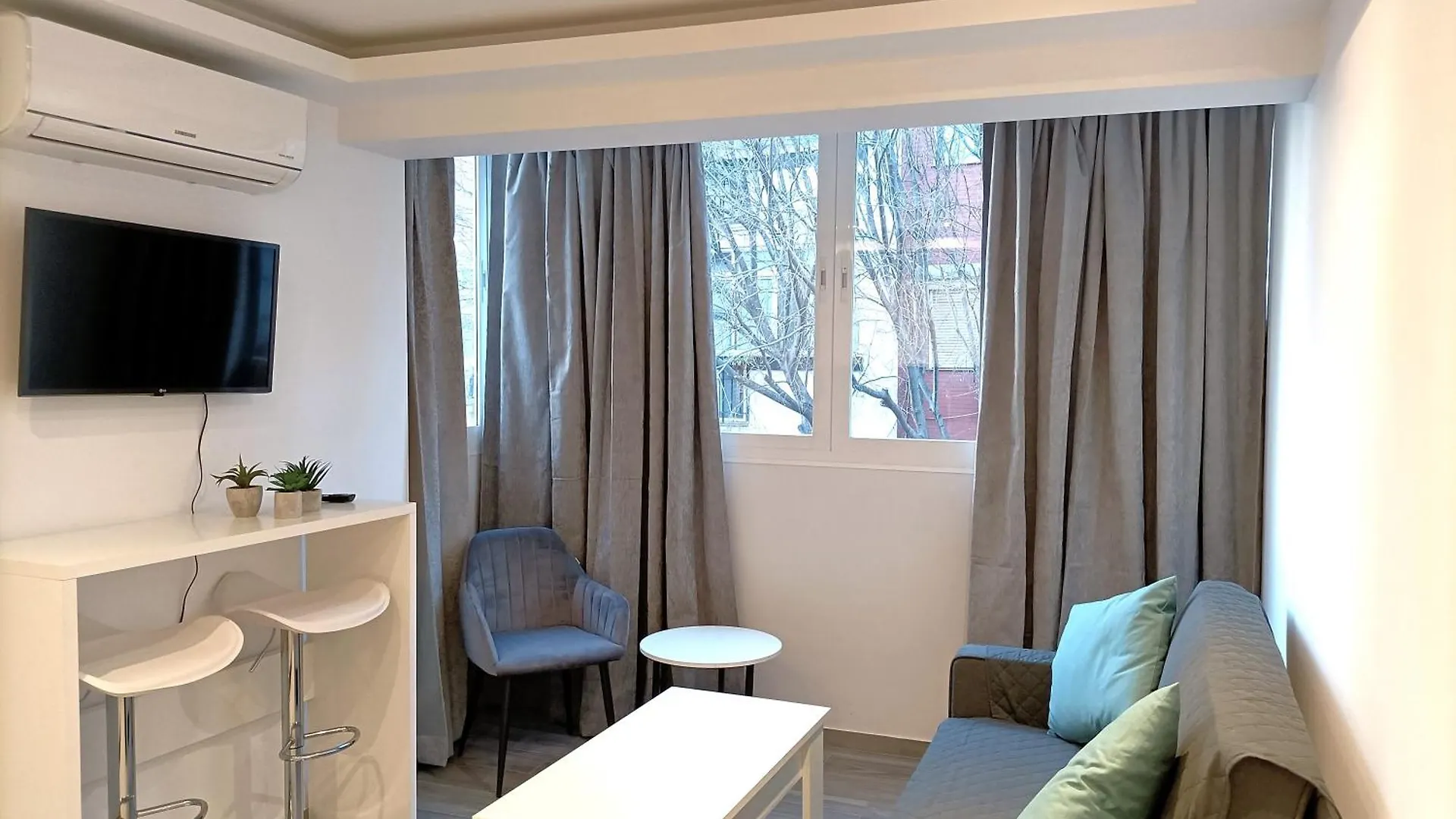 Apartments Old Town Marbella - Penuelas 20 contacts